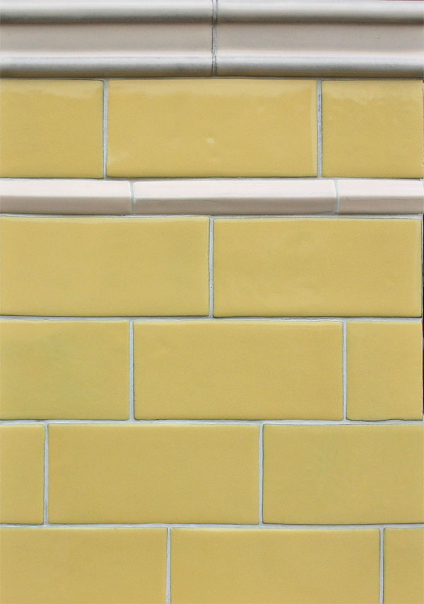 3x6 Lemon Scent Field Tile, White Bread Moulding A and 1'' White Bread Pinnacle Liner